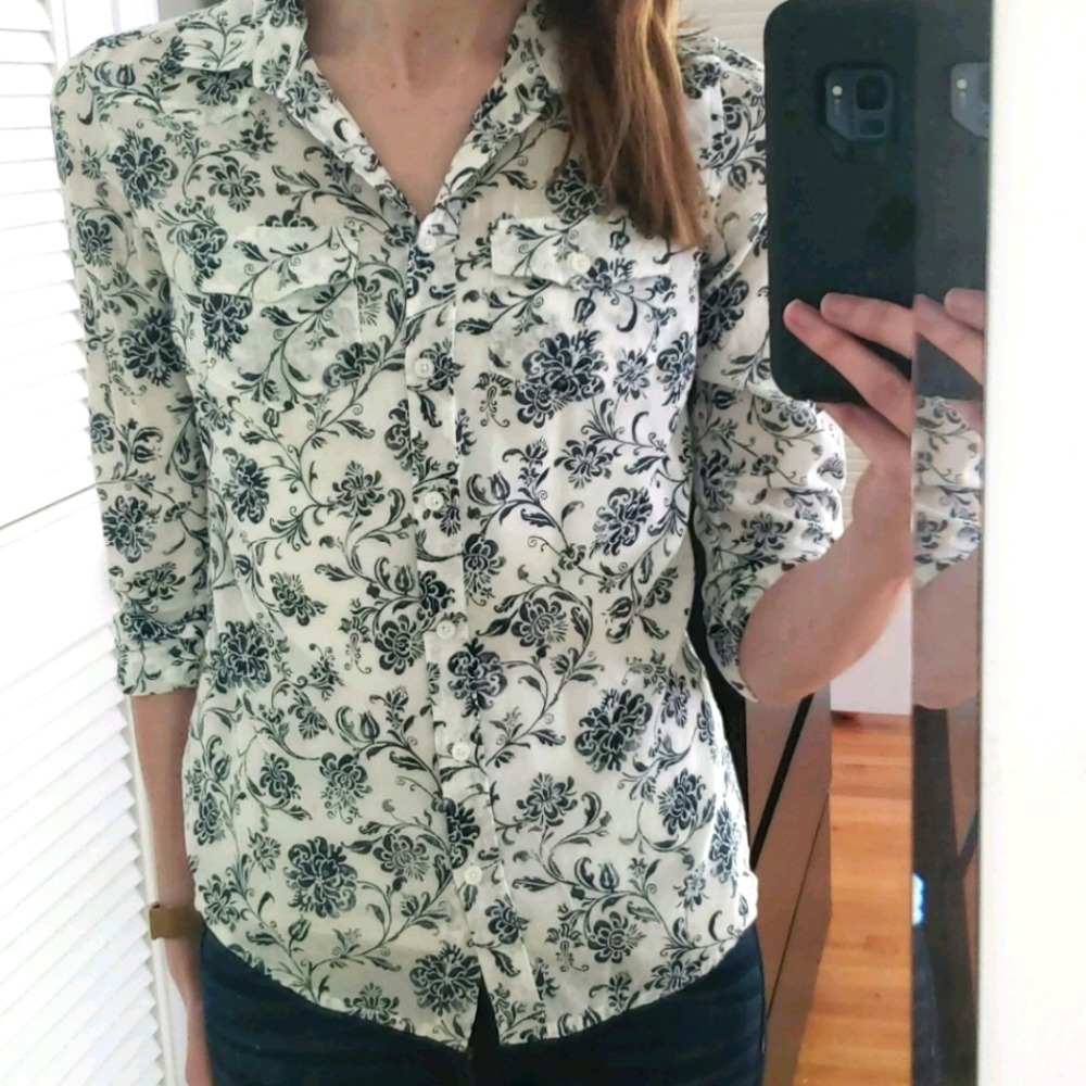 EUC Paisley print button down - XS